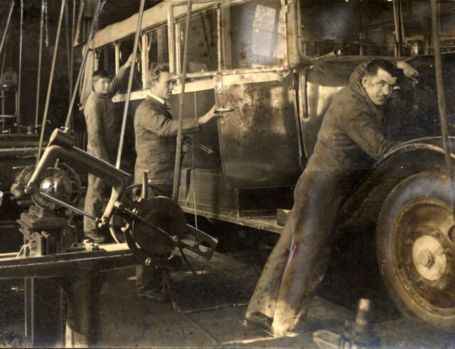 1920_werkstattbetrieb_klein-640x490