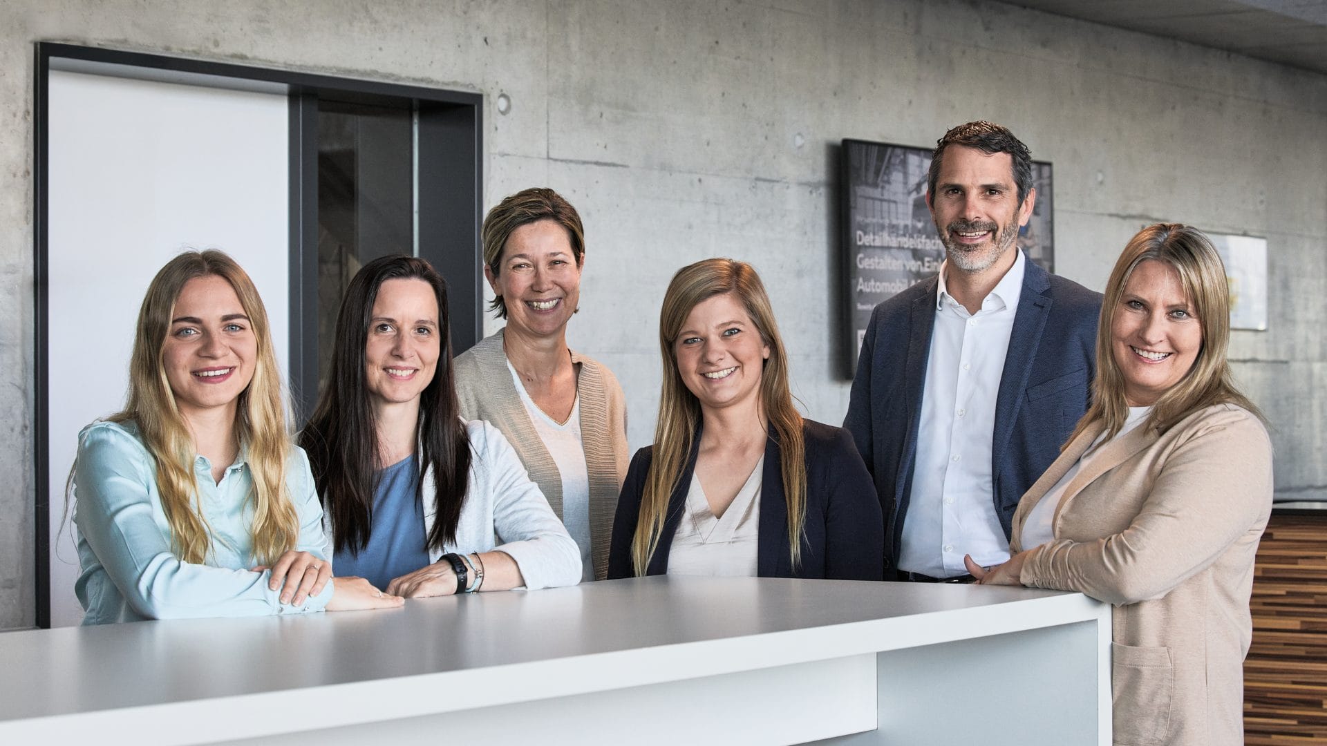 HR_Gruppenfoto_5230_4000px-1-1920x1080