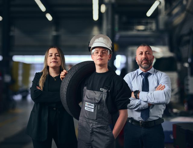AutoAG_EmployerBranding_gruppenfoto_05-640x490